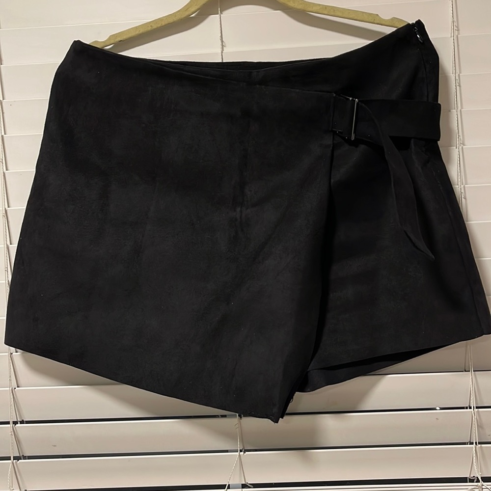 Zara skort black